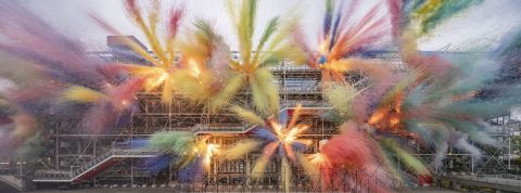 Laurent Le Bon, président du Centre Pompidou : « Il faut que tout change pour que rien ne change » Feu d'artifice au centre Pompidou, par Cai Guo-Qiang, The Last Carnival, 2025