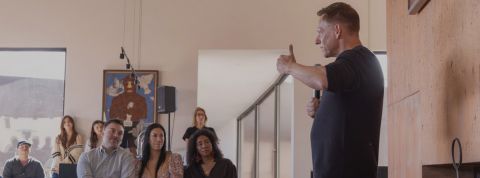 ACTS 17, ou comment networker en devisant sur l'apocalyspe Peter Thiel parle de sa foi devant une audience