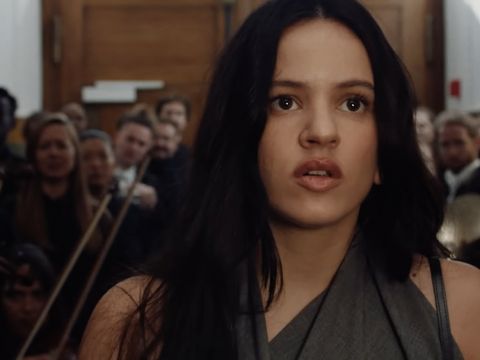 Rosalía dans son clip  - Berghain - 