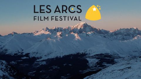 Vue des Alpes au crépuscule