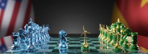 La Cathédrale et l'Usine Jeu d'échecs avec pièces holographiques (IA américaine) vs pièces énergétiques vertes (stratégie chinoise)