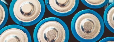 L'Electric Tech Stack, noyau dur de la nouvelle souveraineté industrielle Gros plan sur des piles