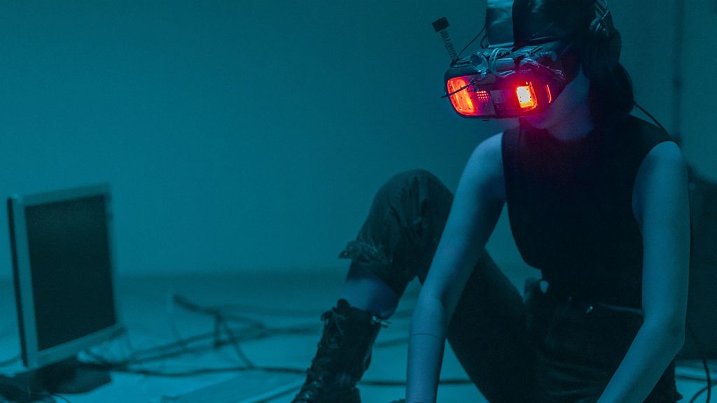 Une cybergirl et ses ordis