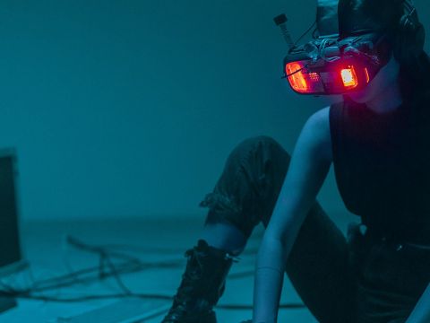 Une cybergirl et ses ordis