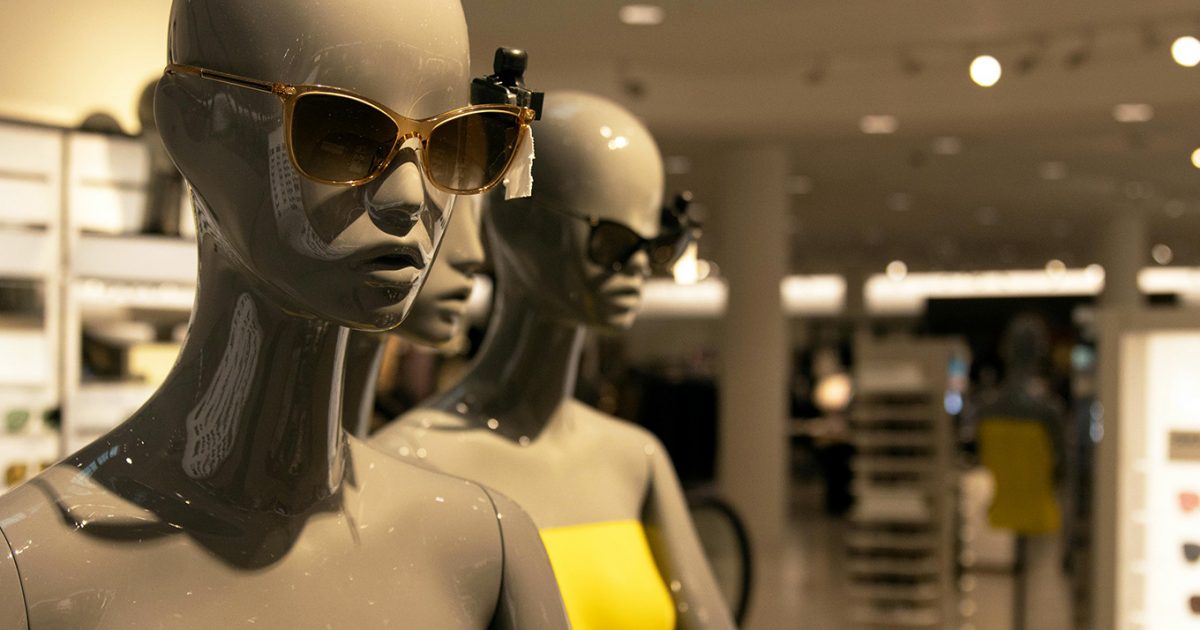 The Bifurcation of the Grand Magasin