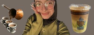 Une jeune femme voilée avec des cafés yéménites