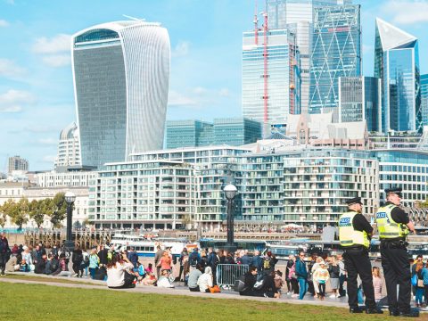 Vue londonienne d'un parc sur la City