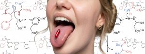 Gros plan sur une bouche de jeune femme avec une gélule rouge sur la langue