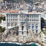 Vue depuis la mer sur le palais de Monaco