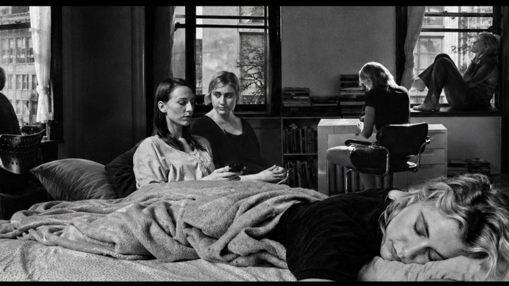 Jeunes dans une chambre