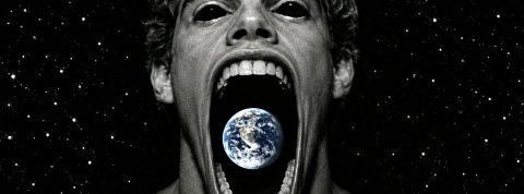 16-09-clavi une image noir et blanc de clacular qui mange le monde