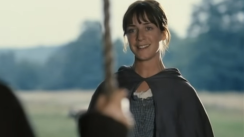 Charlotte Lucas, dans l’adaptation en film du roman de Jane Austen, Orgueil et Préjugés, sortie en 2005